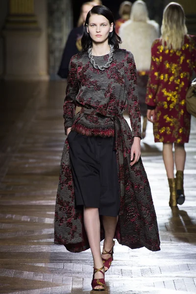 Look 7